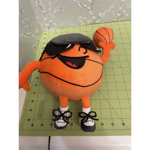 Bleacher Creatures 8” Basketball Man PC Friars Kuricha Plush Stuffed Figure Toy - Picture 6 of 8